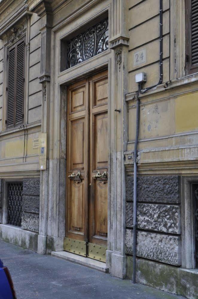 Place 24 Suites & Wellness Roma Exterior foto